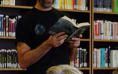 Spannende Autorenlesung begeistert Emsland-Schüler – Florian Sußner liest aus seinem Spielroman „Das Feuer des Mondes“
