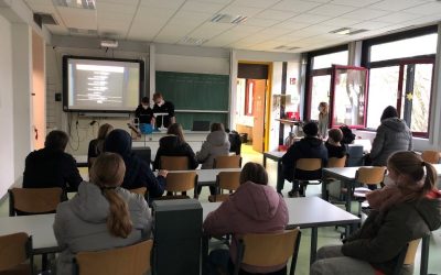 Emsland-Schülerinnen und -Schüler schlüpfen in die Rolle des Physiklehrers
