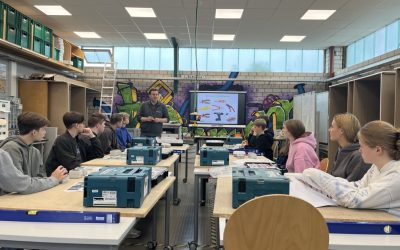 Emsland-Gymnasiasten praktizieren Physik bei der Fa. Beermann
