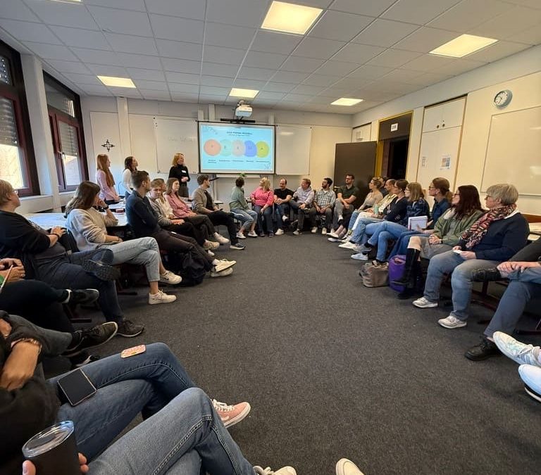 Fortbildungstag zum Thema „Psychosoziale Belastungen bei Schülerinnen und Schülern“ am Emsland-Gymnasium