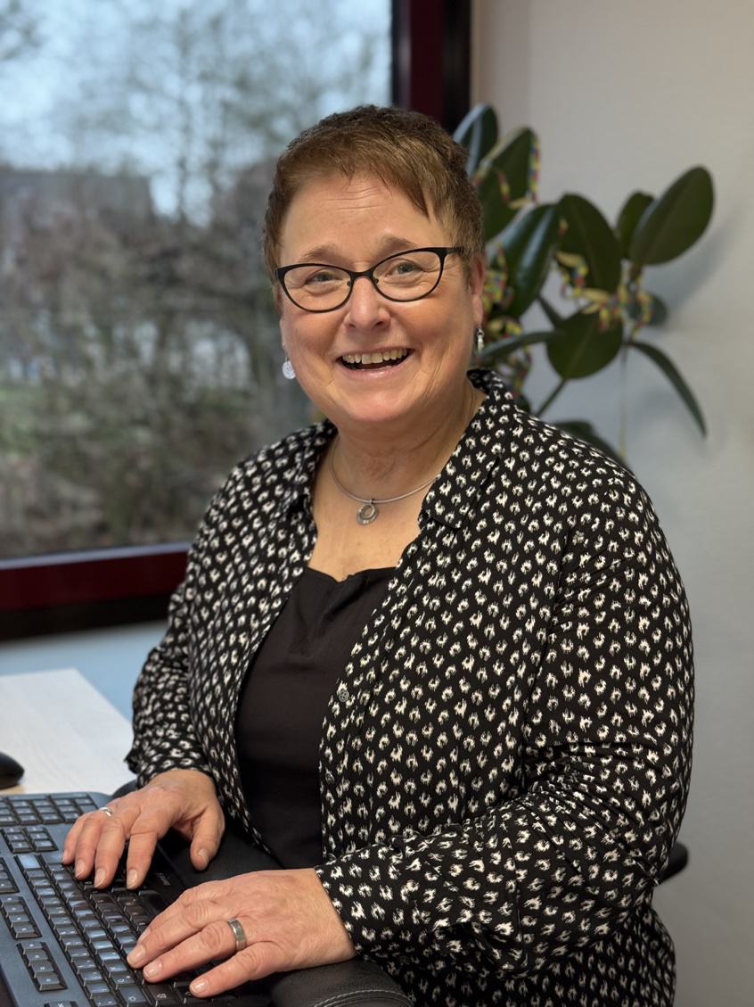 Das Emsland-Gymnasium verabschiedete Schulsekretärin