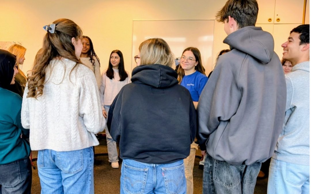 SchülerInnen des Emsland-Gymnasiums erleben die französische Sprache interaktiv mit FranceMobil
