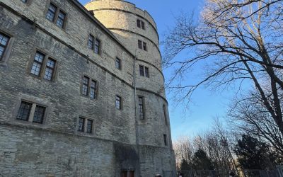 Zehntklässler des Emsland-Gymnasiums besuchen die Gedenkstätte Wewelsburg