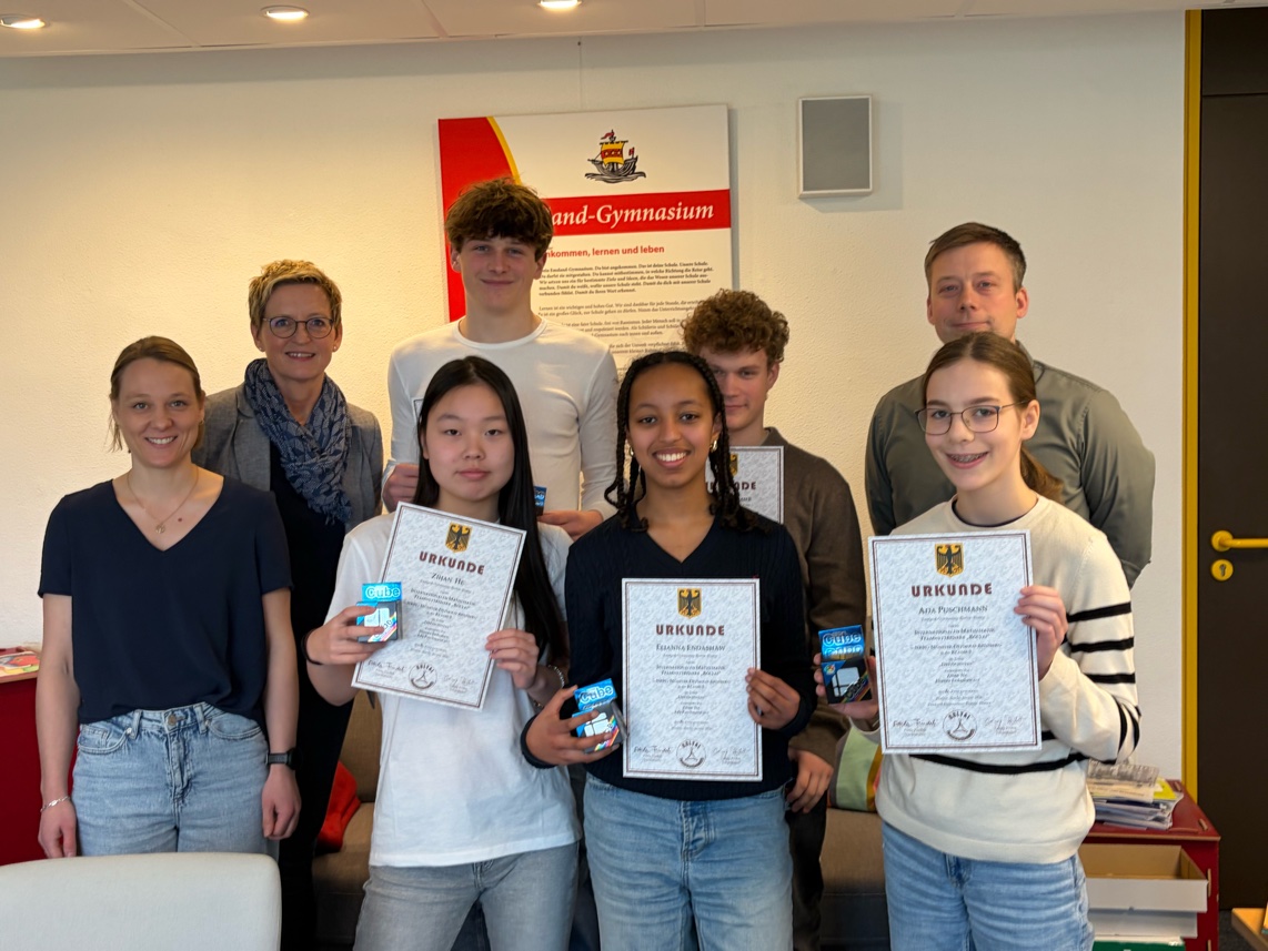 Mathe-Talente des Emsland-Gymnasiums glänzen beim Bolyai-Wettbewerb