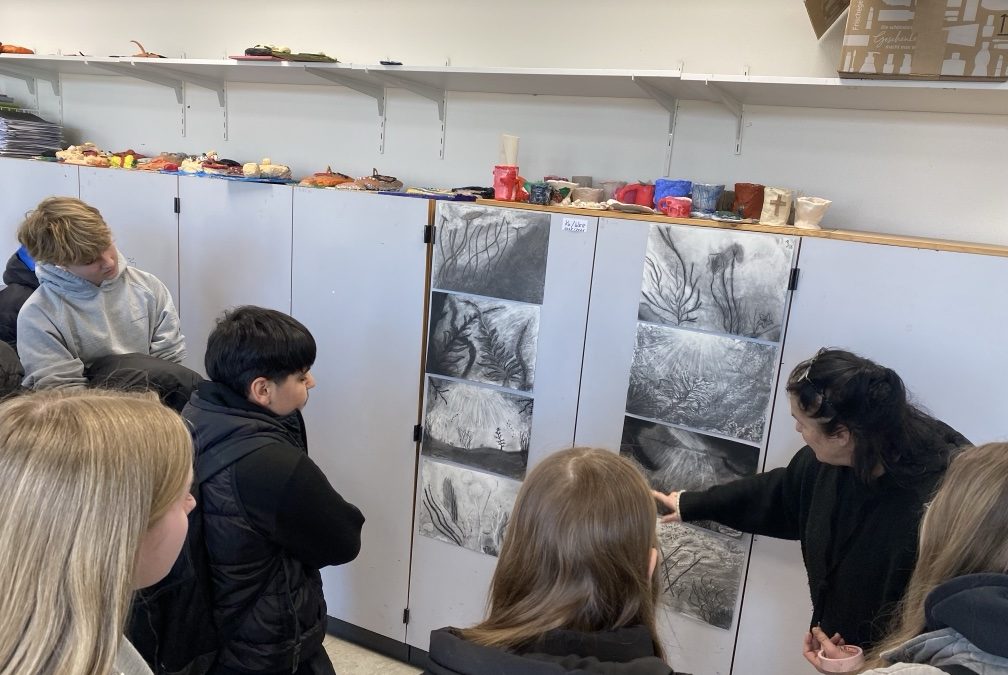 Besuch der Künstlerin Emmy Bergsma in der 10c