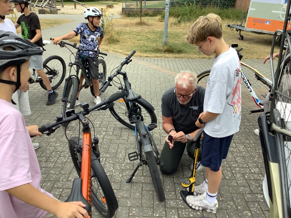 Sicher in die Ferien – Verkehrssicherheitstag am Emsland-Gymnasium
